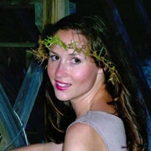 Meet your Posher, Adrienne